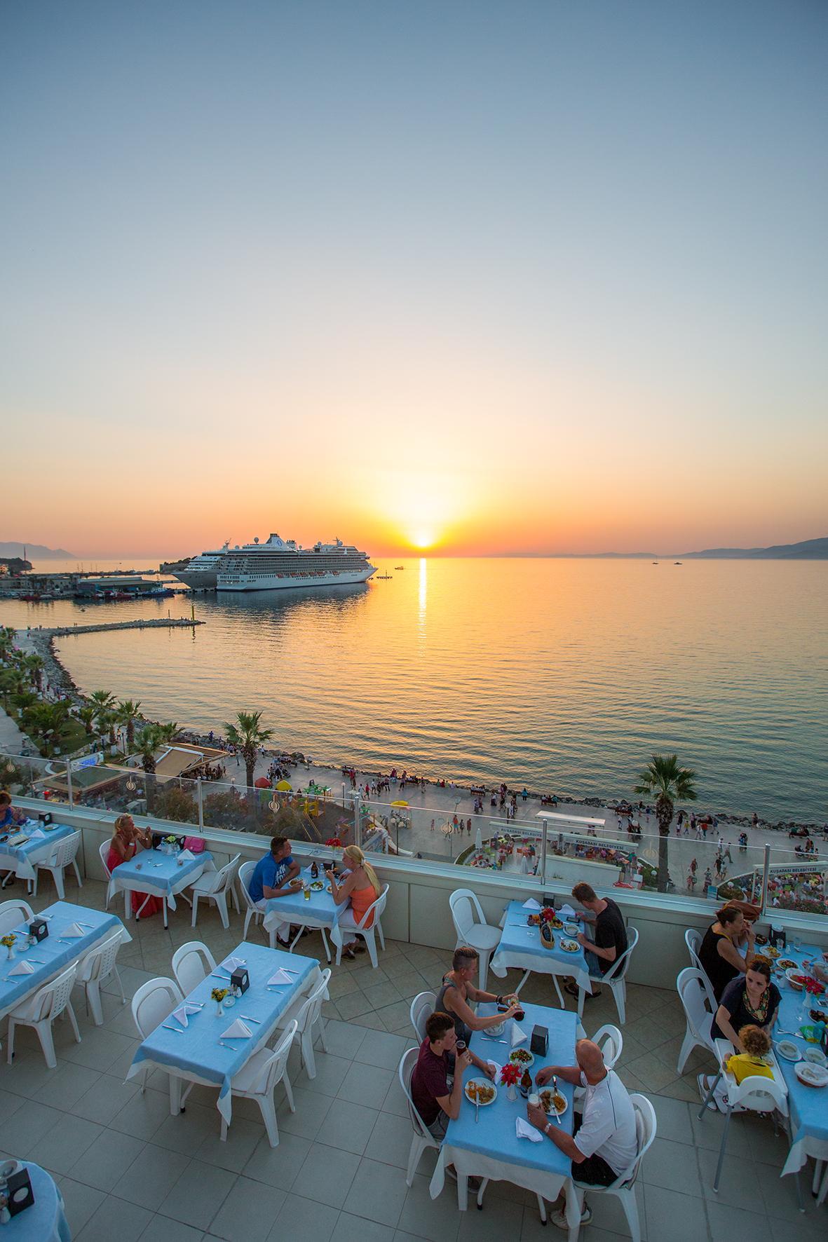 Derici Hotel Kusadası Exteriör bild